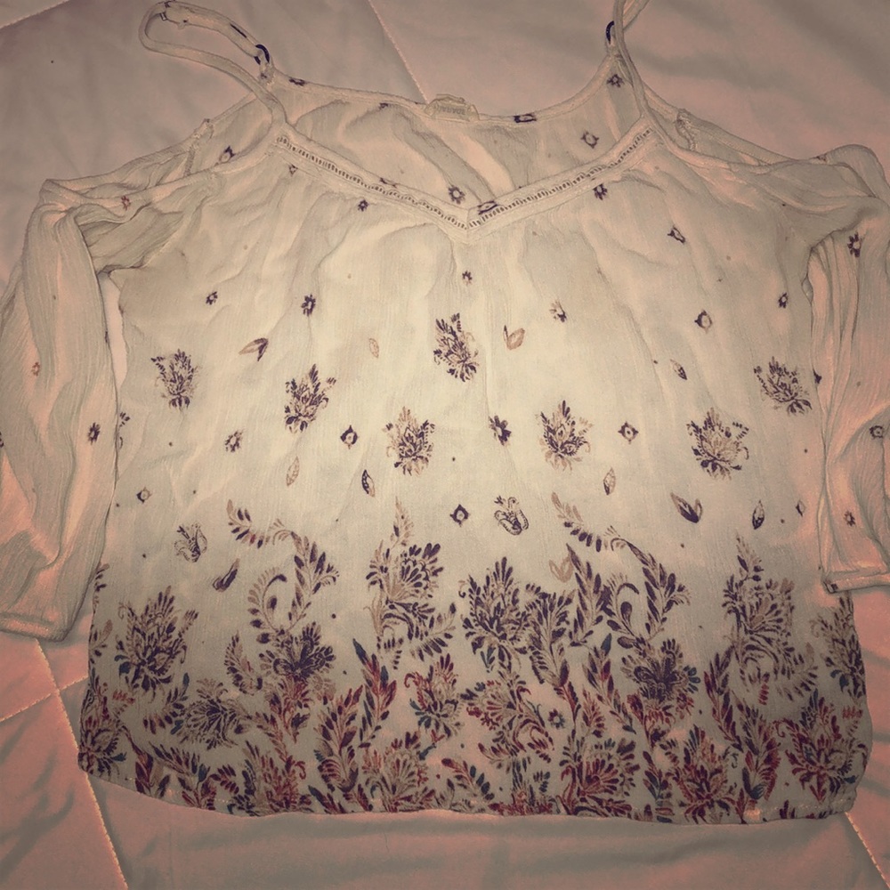 Super cute cropped shirt! Perfect for summer!!